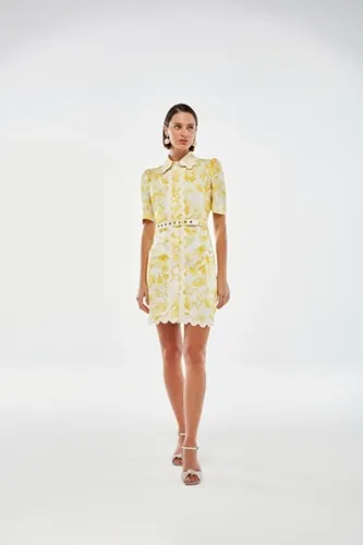 Vestido Lalibela Curto Vercelli – Elegância com Toque Romântico