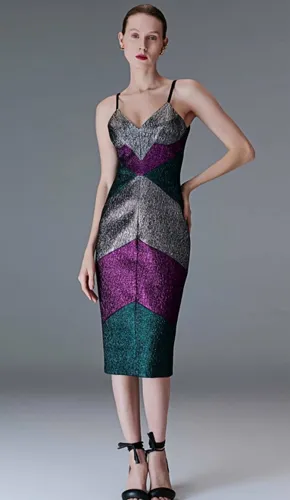 Vestido tubo recortes
