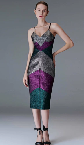 Vestido tubo recortes