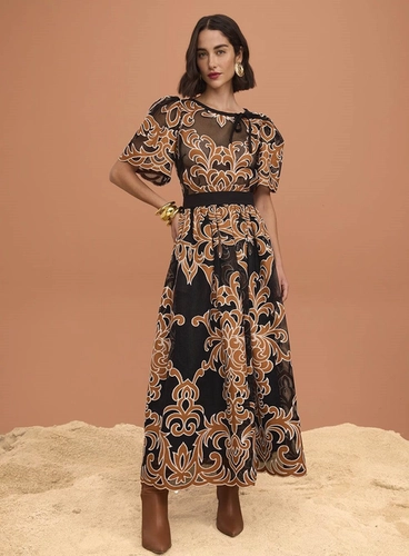 O Conjunto de Saia e Blusa Tela Cashemere