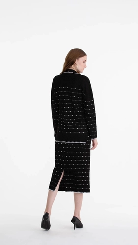 A Blusa Preta com Padrão