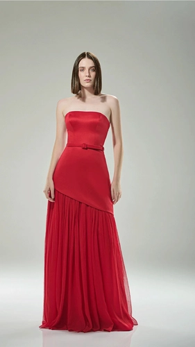 Vestido Tomara-que-Caia Saia Assimétrica