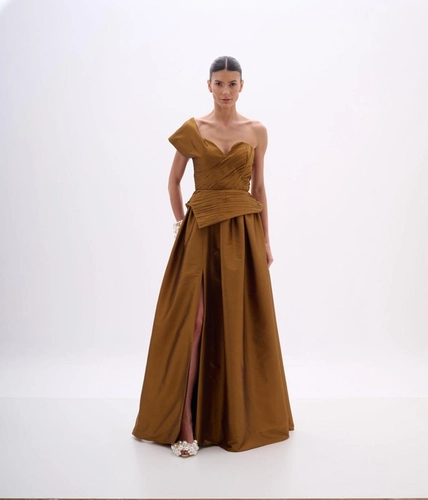 Vestido Assimétrico Caramelo com Drapeado